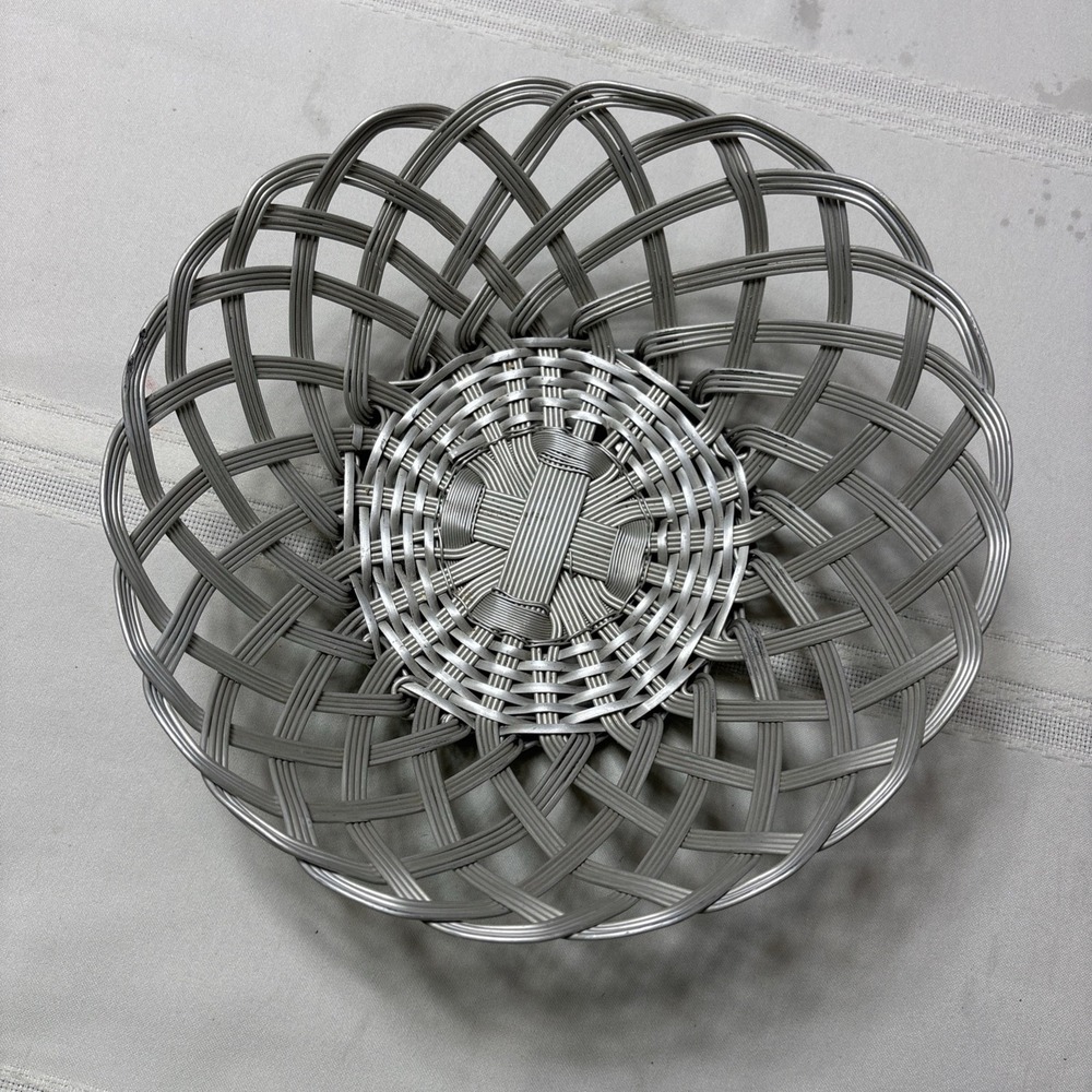 Vtg Aluminum Metal Art Basket Large Woven Bowl Fruits Bread Silver Tone 9.5"